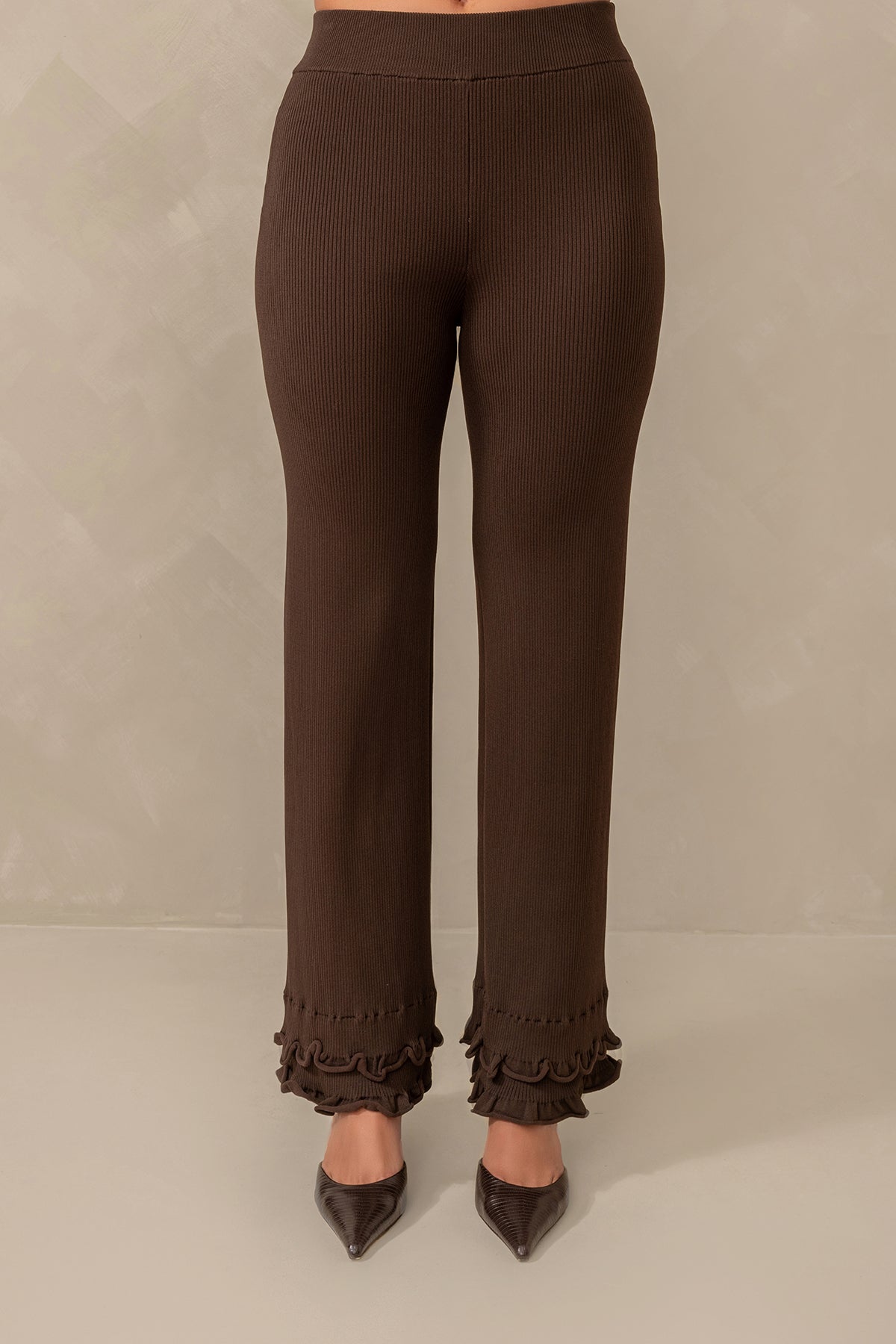 Olivia Ruffle Knit Pant - Brown