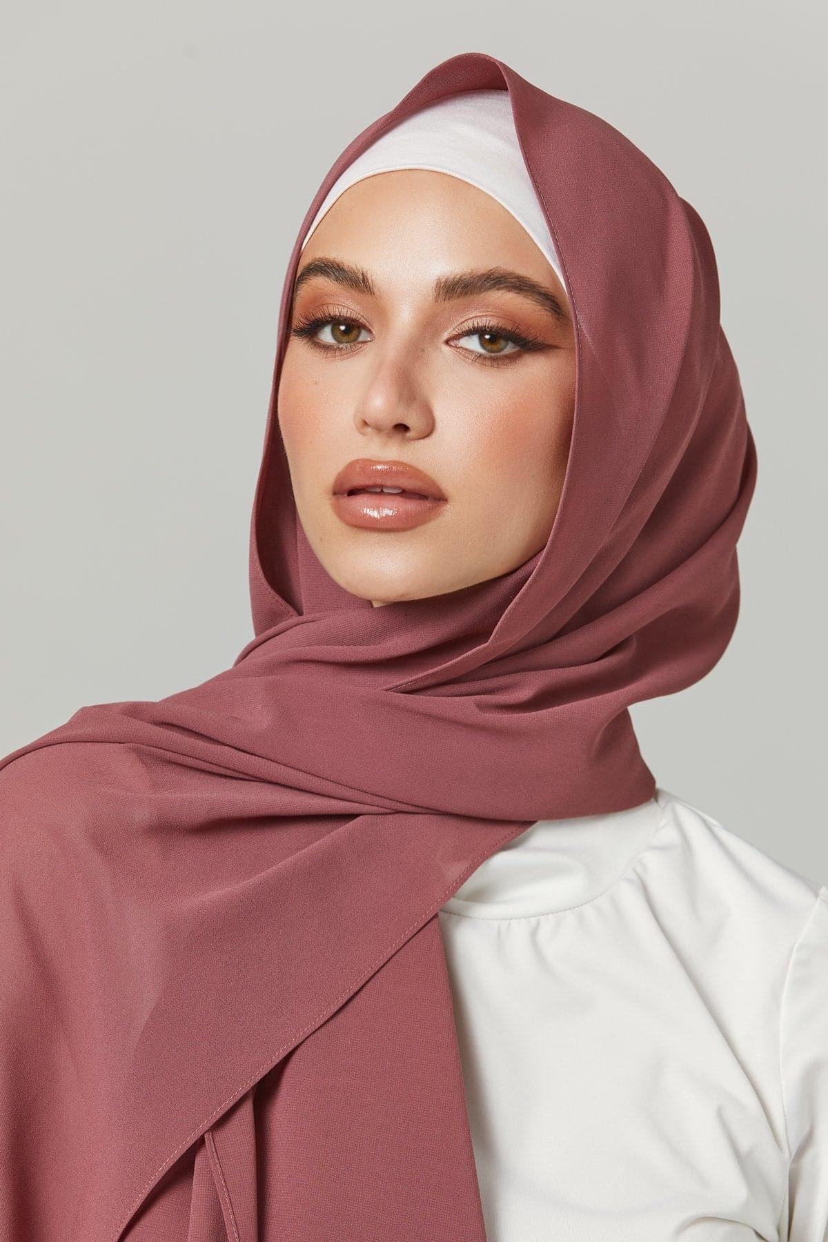 HH EXCLUSIVE // Sarah assembles the Hijab Stand. The new way to organi, any hijab collection